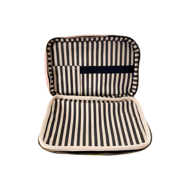 Blush Dream Organiser - monikäyttöinen säilytyslaukku avattuna