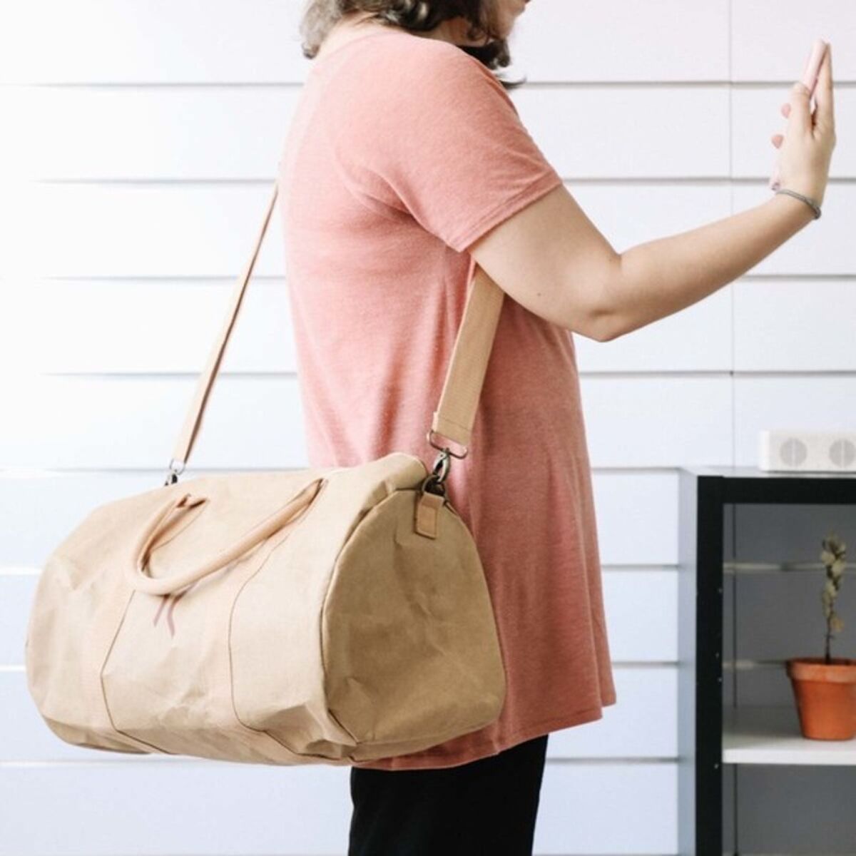 {{ tuotteen nimi}} {{ väri }}