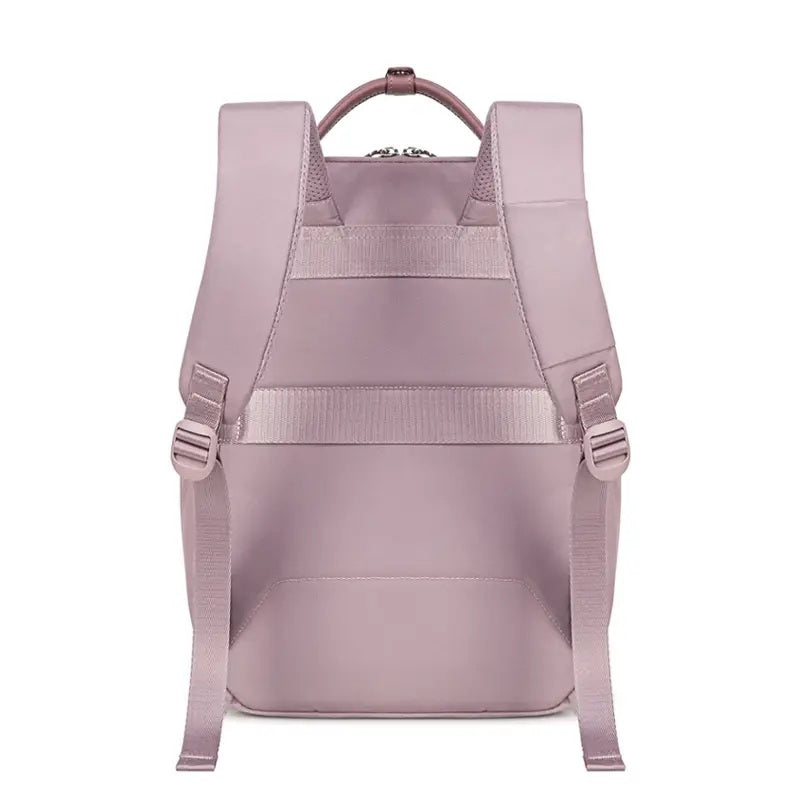 Marina Galanti tietokonereppu takaa